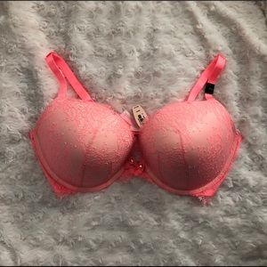 Victoria’s Secret Push-Up Bra (36DD)